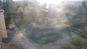 Obec Veselíčko - Příjezdová cesta k zámku - 7.4.2026 v 07:31