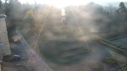 Příjezdová cesta k zámku