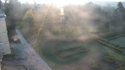 Příjezdová cesta k zámku