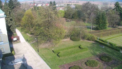 Příjezdová cesta k zámku