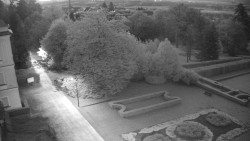 Příjezdová cesta k zámku