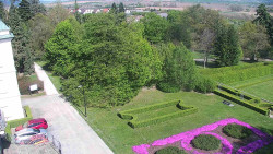 Příjezdová cesta k zámku