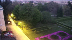 Příjezdová cesta k zámku