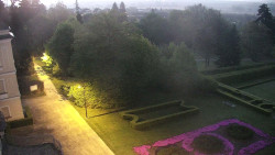 Příjezdová cesta k zámku