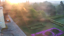 Příjezdová cesta k zámku