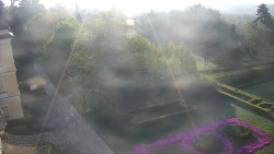 Příjezdová cesta k zámku