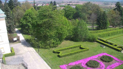 Příjezdová cesta k zámku