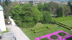 Příjezdová cesta k zámku