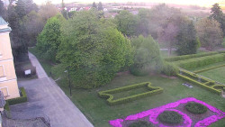 Příjezdová cesta k zámku