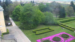 Příjezdová cesta k zámku