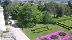 Příjezdová cesta k zámku