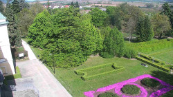 Příjezdová cesta k zámku