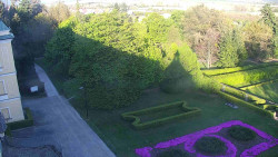 Příjezdová cesta k zámku