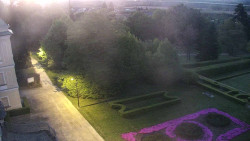 Příjezdová cesta k zámku