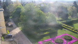 Příjezdová cesta k zámku