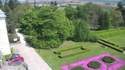 Příjezdová cesta k zámku