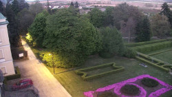 Příjezdová cesta k zámku