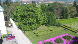 Příjezdová cesta k zámku