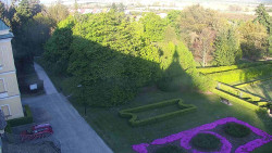 Příjezdová cesta k zámku