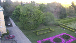 Příjezdová cesta k zámku