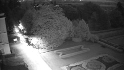 Příjezdová cesta k zámku