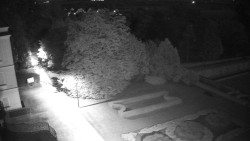 Příjezdová cesta k zámku