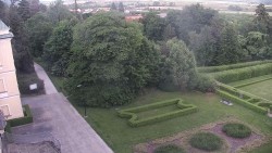 Příjezdová cesta k zámku