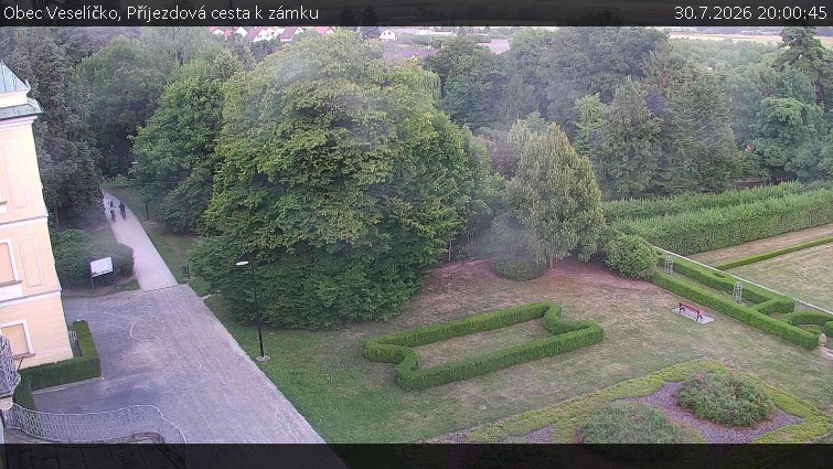 Obec Veselíčko - Příjezdová cesta k zámku - 30.7.2026 v 20:00