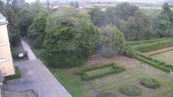 Příjezdová cesta k zámku