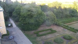 Příjezdová cesta k zámku