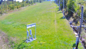 Skiareál Troják - Kamera u nástupu na vlek svah A - 21.5.2025 v 13:00