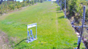 Skiareál Troják - Kamera u nástupu na vlek svah A - 21.5.2025 v 14:00