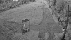 Skiareál Troják - Kamera u nástupu na vlek svah A - 15.6.2025 v 03:55