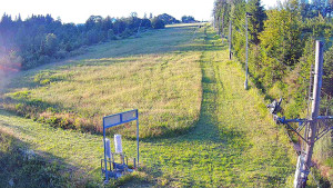 Skiareál Troják - Kamera u nástupu na vlek svah A - 1.7.2025 v 05:55