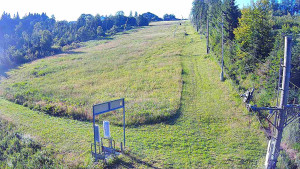 Skiareál Troják - Kamera u nástupu na vlek svah A - 1.7.2025 v 06:55