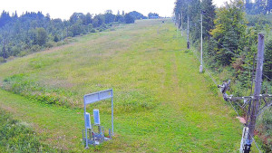 Skiareál Troják - Kamera u nástupu na vlek svah A - 7.7.2025 v 09:55