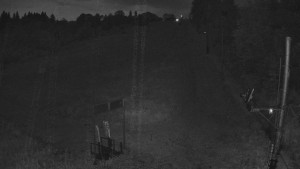 Skiareál Troják - Kamera u nástupu na vlek svah A - 13.7.2025 v 03:55