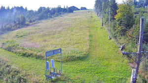 Skiareál Troják - Kamera u nástupu na vlek svah A - 13.7.2025 v 07:00