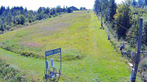 Skiareál Troják - Kamera u nástupu na vlek svah A - 13.7.2025 v 10:50