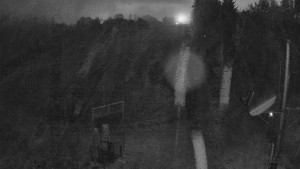 Skiareál Troják - Kamera u nástupu na vlek svah A - 14.9.2025 v 05:55
