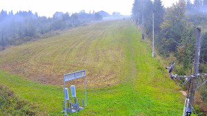 Skiareál Troják - Kamera u nástupu na vlek svah A - 14.9.2025 v 06:55