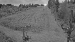 Skiareál Troják - Kamera u nástupu na vlek svah A - 16.9.2025 v 05:55