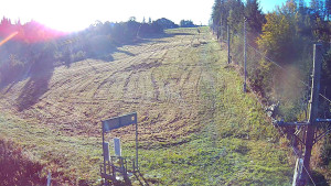 Skiareál Troják - Kamera u nástupu na vlek svah A - 19.9.2025 v 07:55