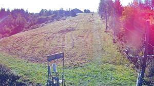Skiareál Troják - Kamera u nástupu na vlek svah A - 19.9.2025 v 08:55