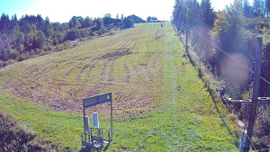 Skiareál Troják - Kamera u nástupu na vlek svah A - 19.9.2025 v 09:55
