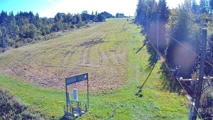 Skiareál Troják - Kamera u nástupu na vlek svah A - 19.9.2025 v 10:55