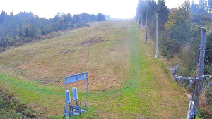 Skiareál Troják - Kamera u nástupu na vlek svah A - 29.9.2025 v 07:55