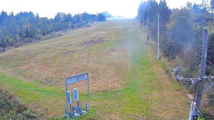 Skiareál Troják - Kamera u nástupu na vlek svah A - 29.9.2025 v 10:55