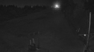 Skiareál Troják - Kamera u nástupu na vlek svah A - 14.10.2025 v 04:55