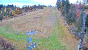 Skiareál Troják - Kamera u nástupu na vlek svah A - 26.10.2025 v 10:55 Skiareál Troják - Kamera u nástupu na vlek svah A - 26.10.2025 v 10:55